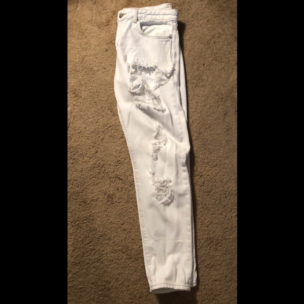 NWOT Forever 21 ripped jeans